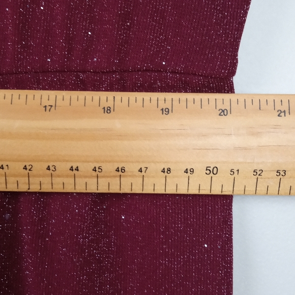 NWOT SHEIN Curve V Neck Dress w/ Tie Shoulder detail in Glitter Burgundy Sz. 4XL - Picture 10 of 14